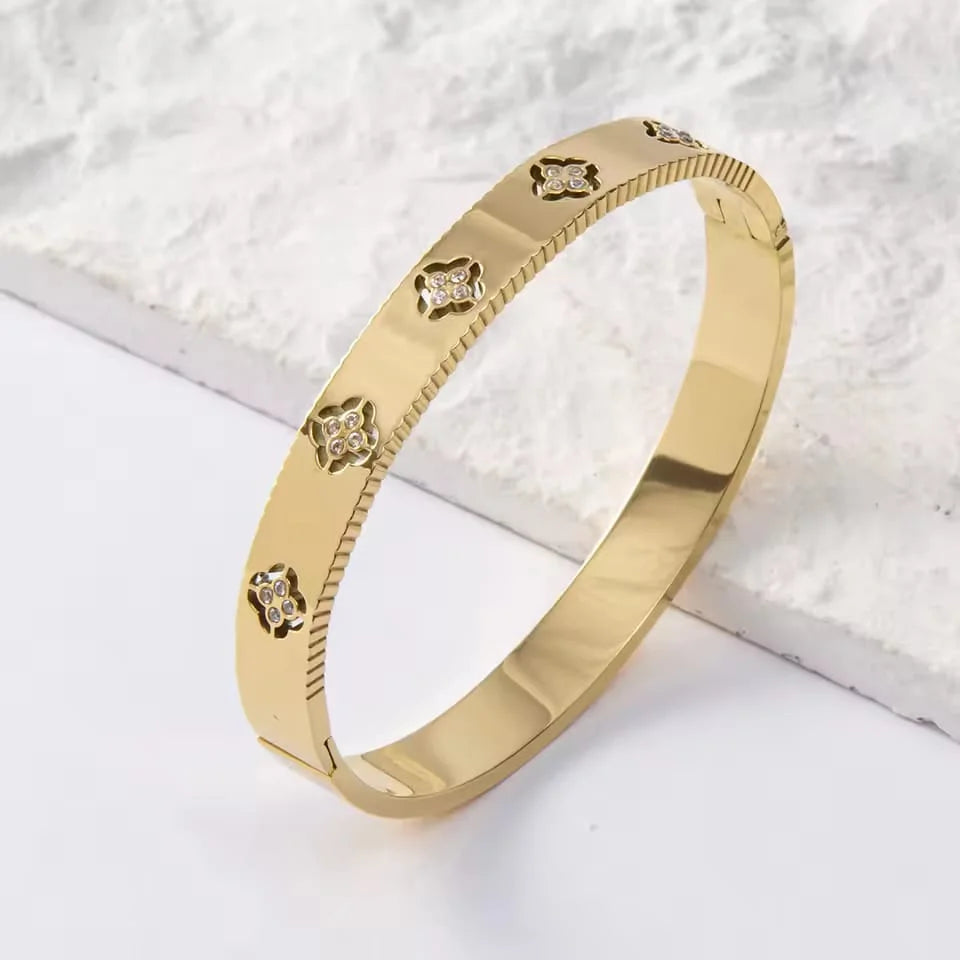 Clover Crystal Bracelet