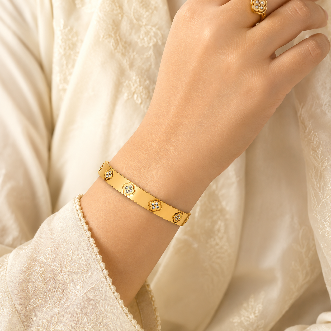 Clover Crystal Bracelet